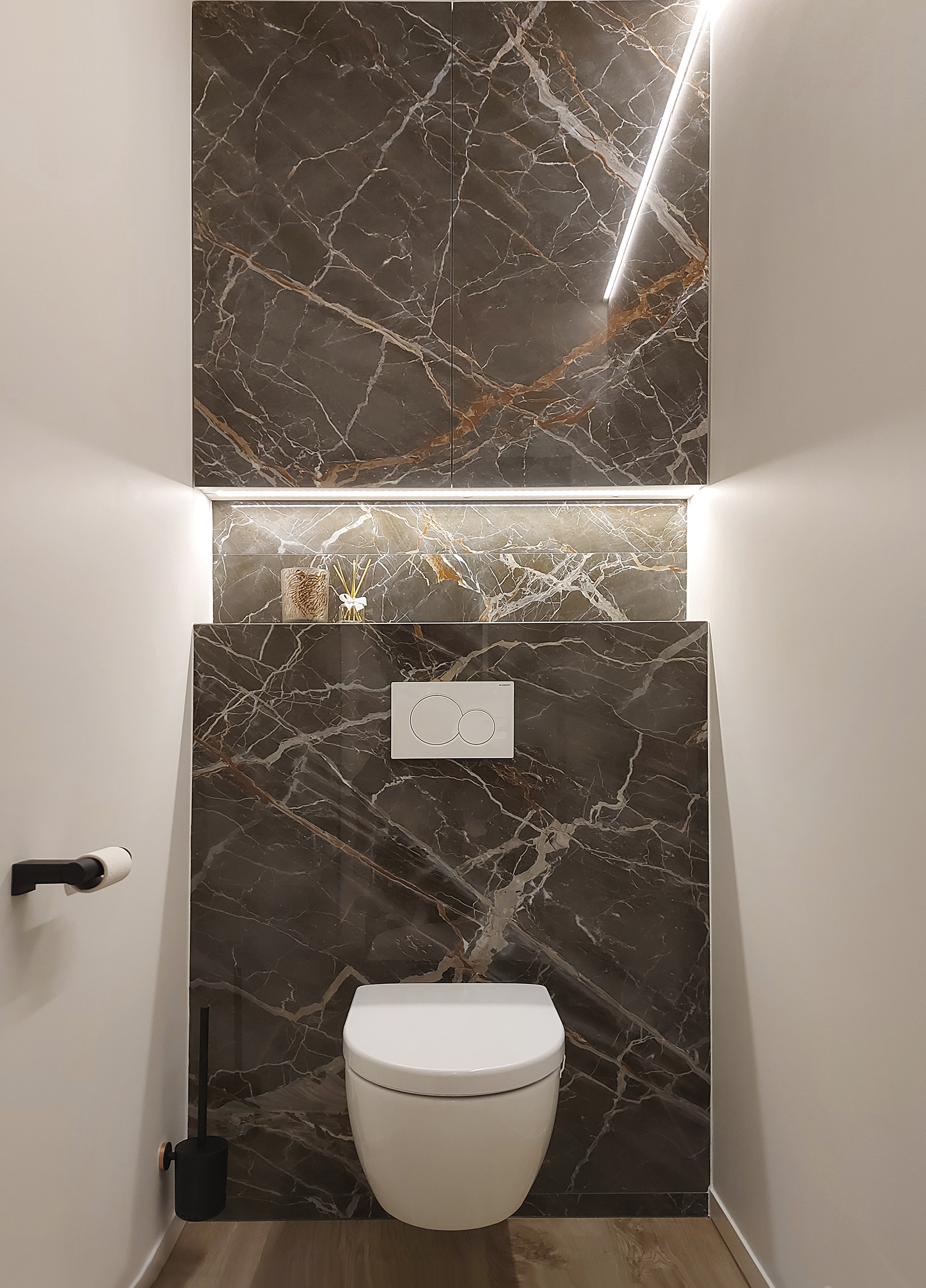 Toilet in marmer